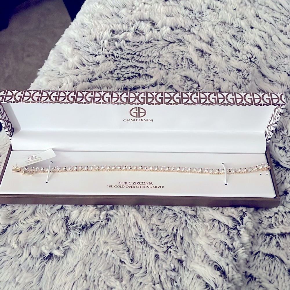 Cubic zirconia tennis bracelet
